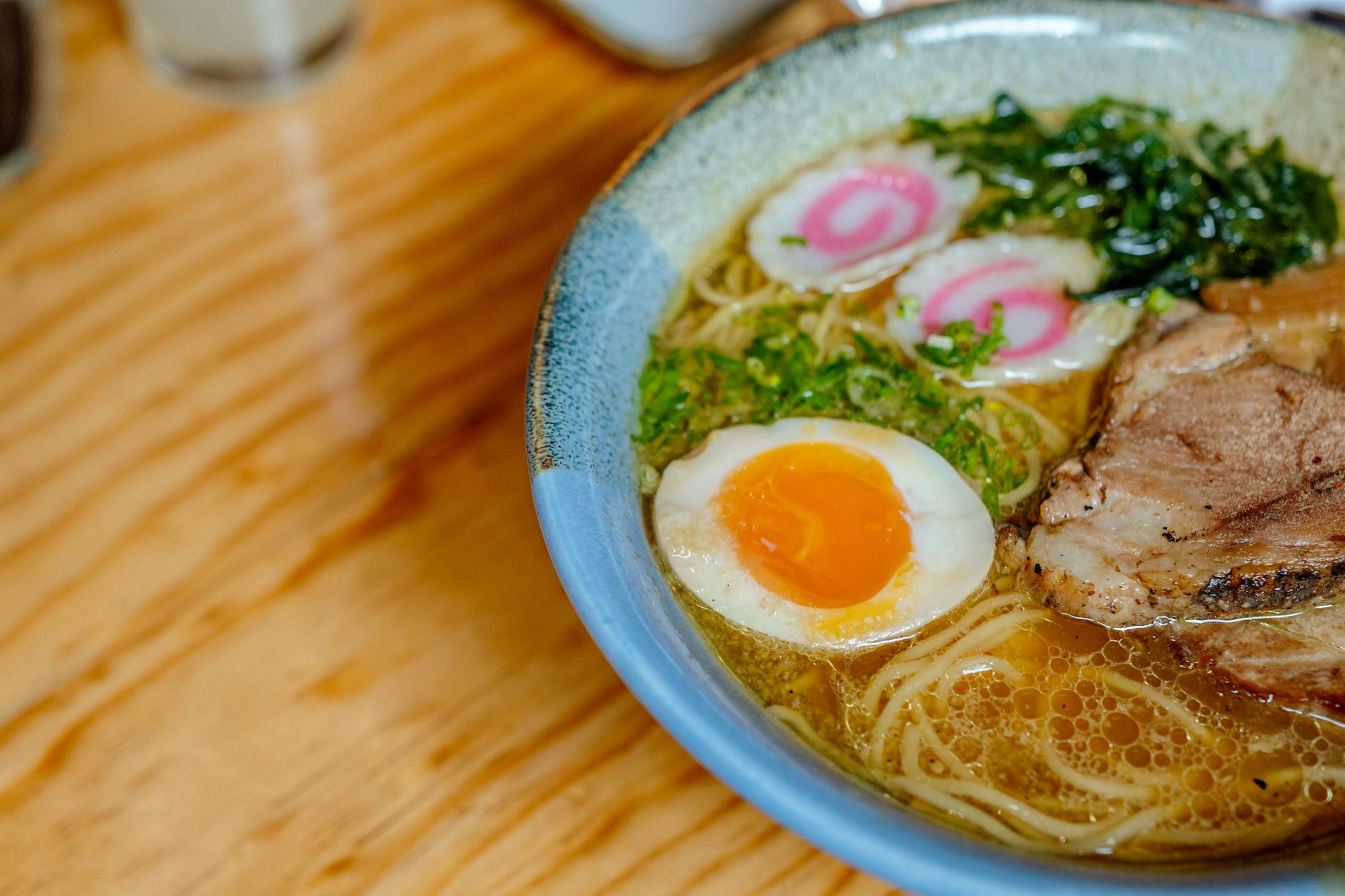Japán ramen leves – Tokió utcai étkezési kultúrája