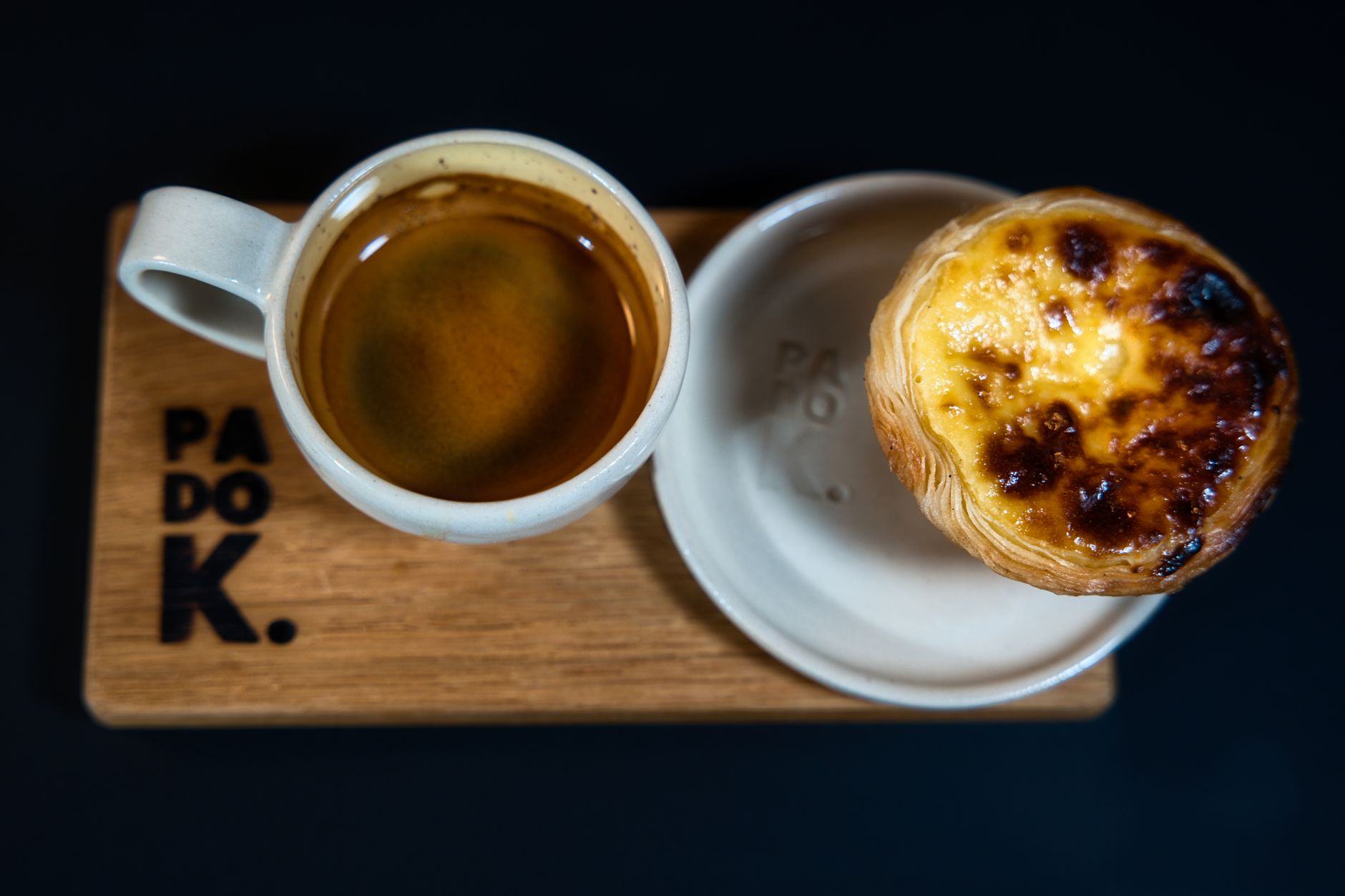 Portugál pastel de nata – Lisszabon ikonikus vajas kosárkája