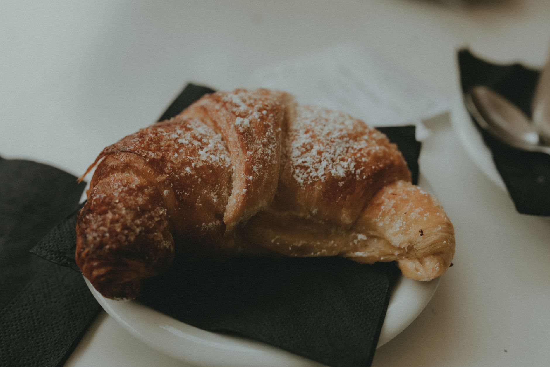 Klasszikus francia croissant – az eredeti vajas kifli titka
