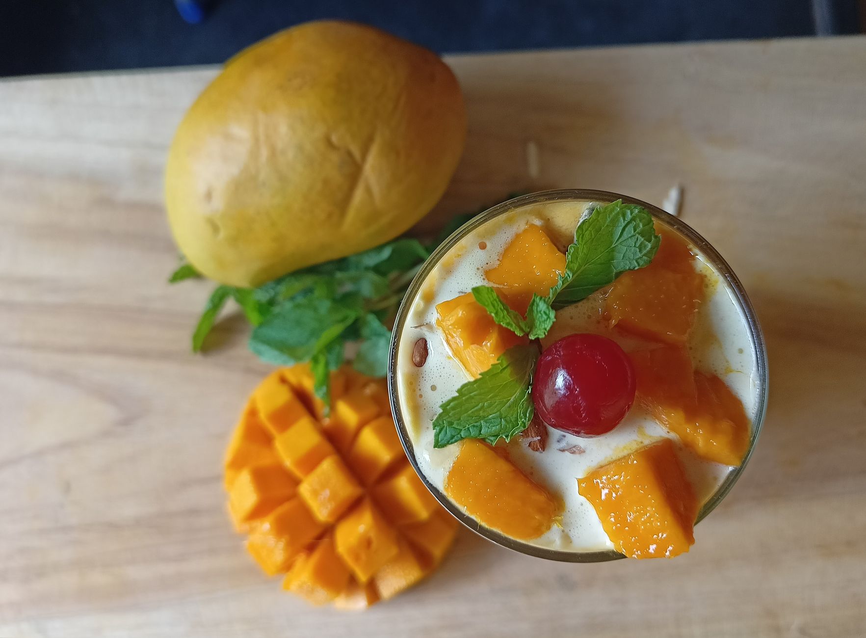 Pakisztáni mango lassi – krémes joghurtos mangóital házilag
