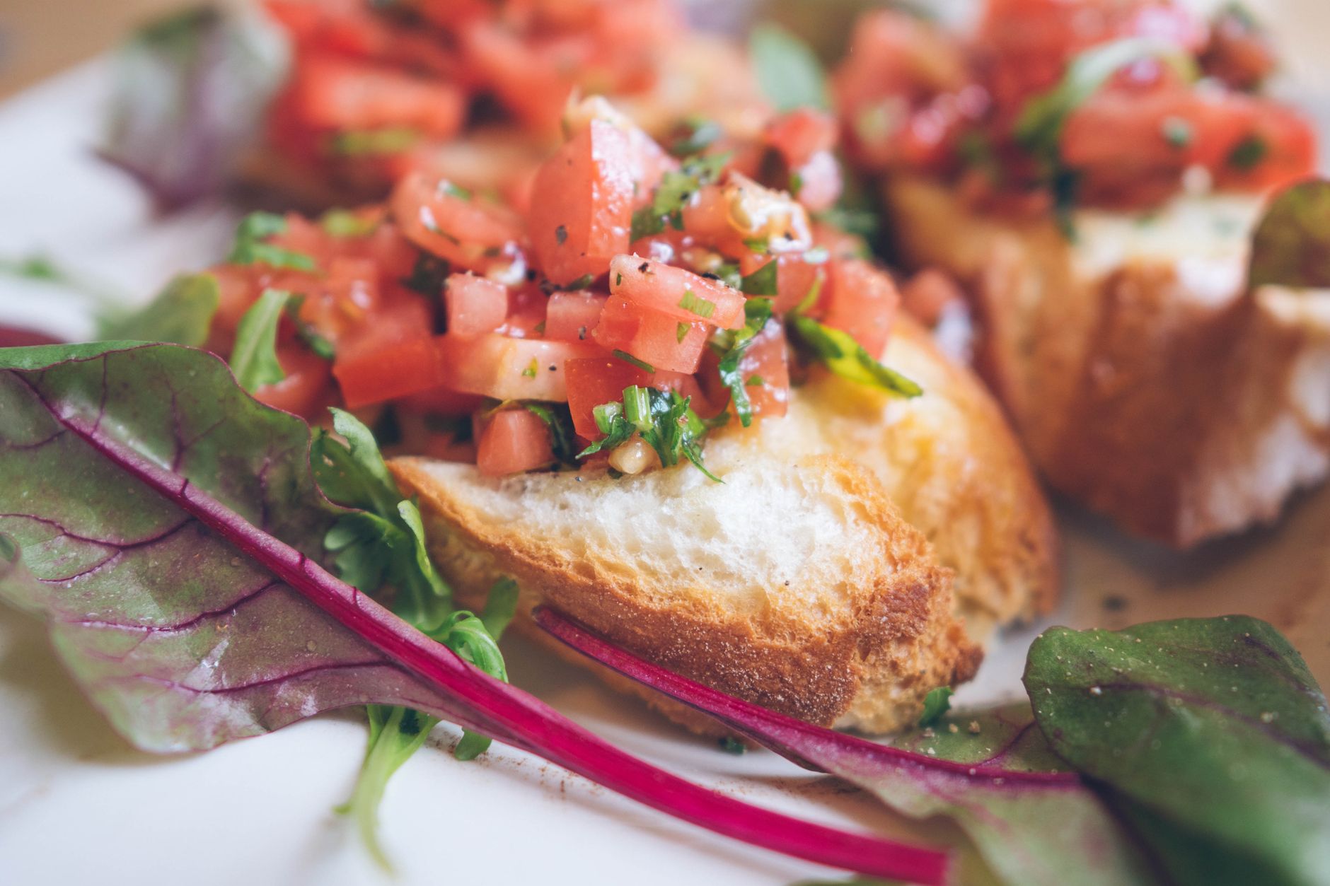 Olasz bruschetta al pomodoro – Toszkána legegyszerűbb nyári előétele